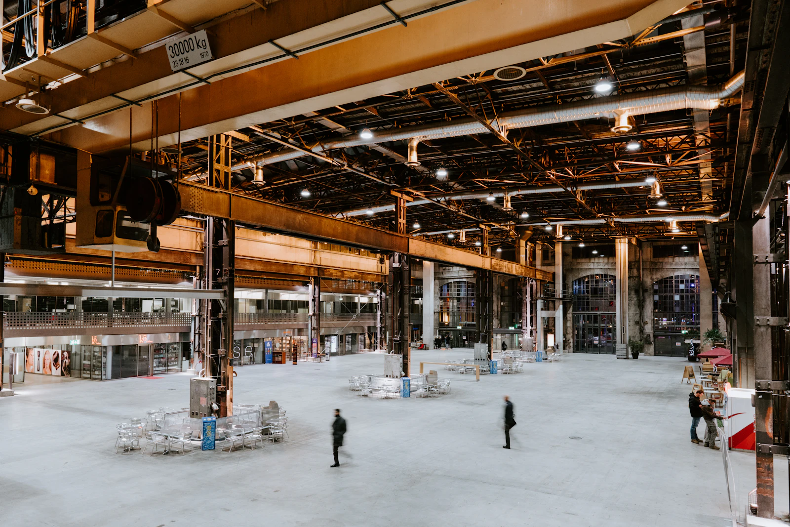 Industrial hall with overhead crane