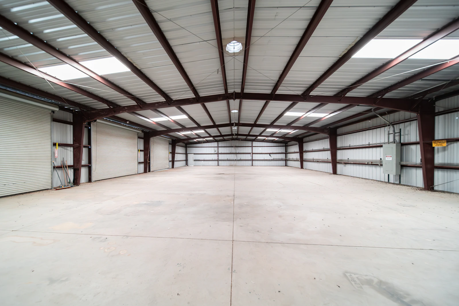 New steel portal frame warehouse